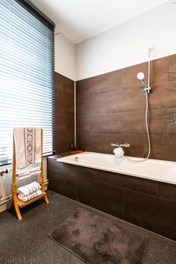 בסטון Maison Spacieuse Unifamiliale. Gite La Clochette מראה חיצוני תמונה